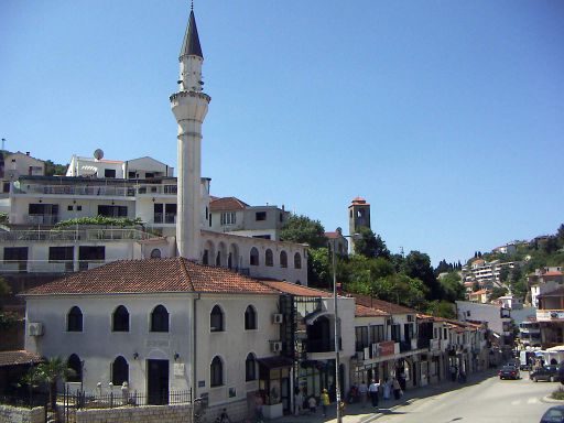 Obijena ulcinjska džamija „Vrh pazara“,odnijeli 10 eura