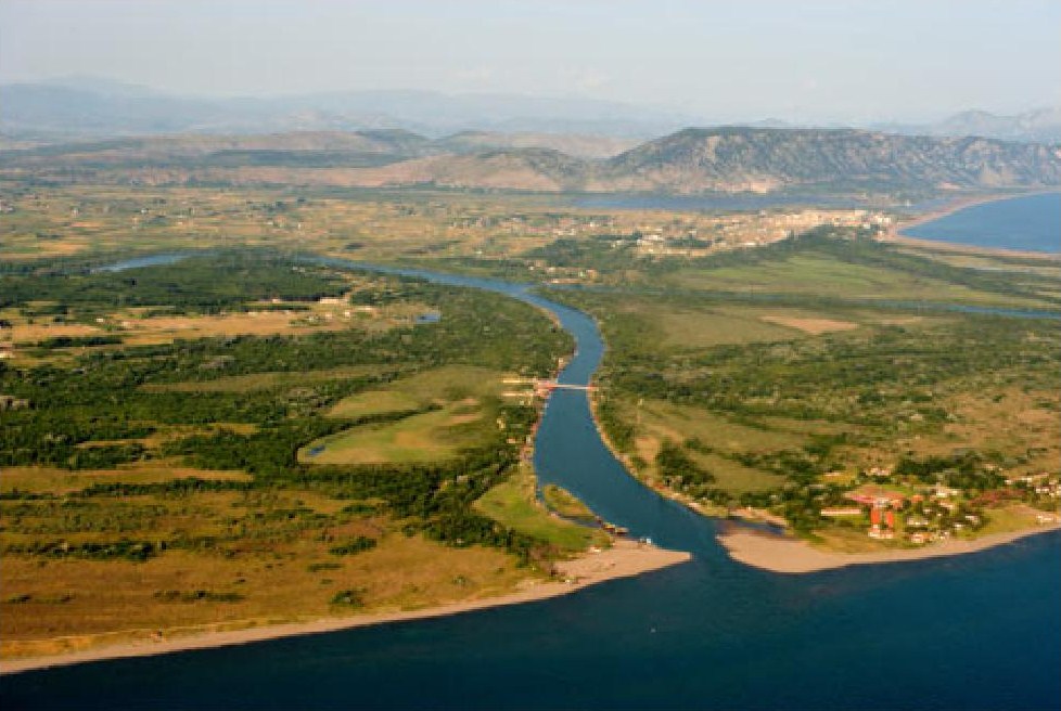 Lumi Buna dhe deti ndryshojnë gjeografinë e Adës