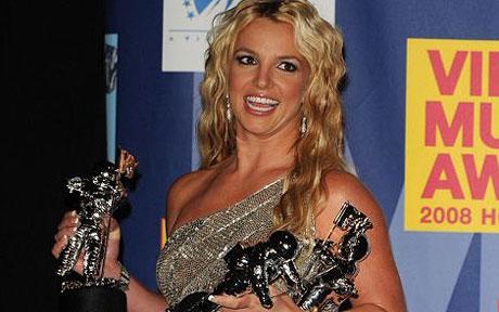 Britney Spears rremben çmimet e MTV