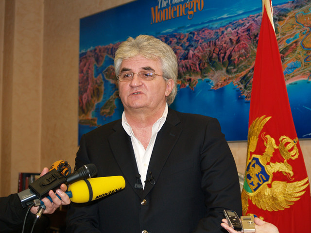 Žarko Radulovi?: Preno?ište pet eura