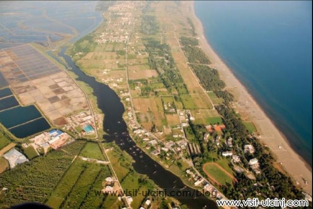 Qeveria e Malit të Zi hapi të shtunën tenderët për Plazhin e madh dhe Adën