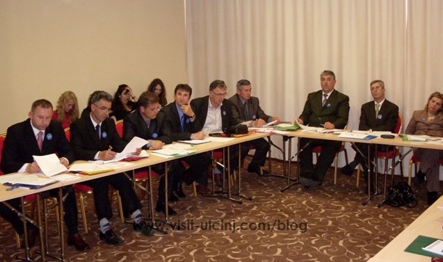 „Horizonti i ri“ organizoi seminar me këshilltarët e kuvendit të komunës së Ulqinit