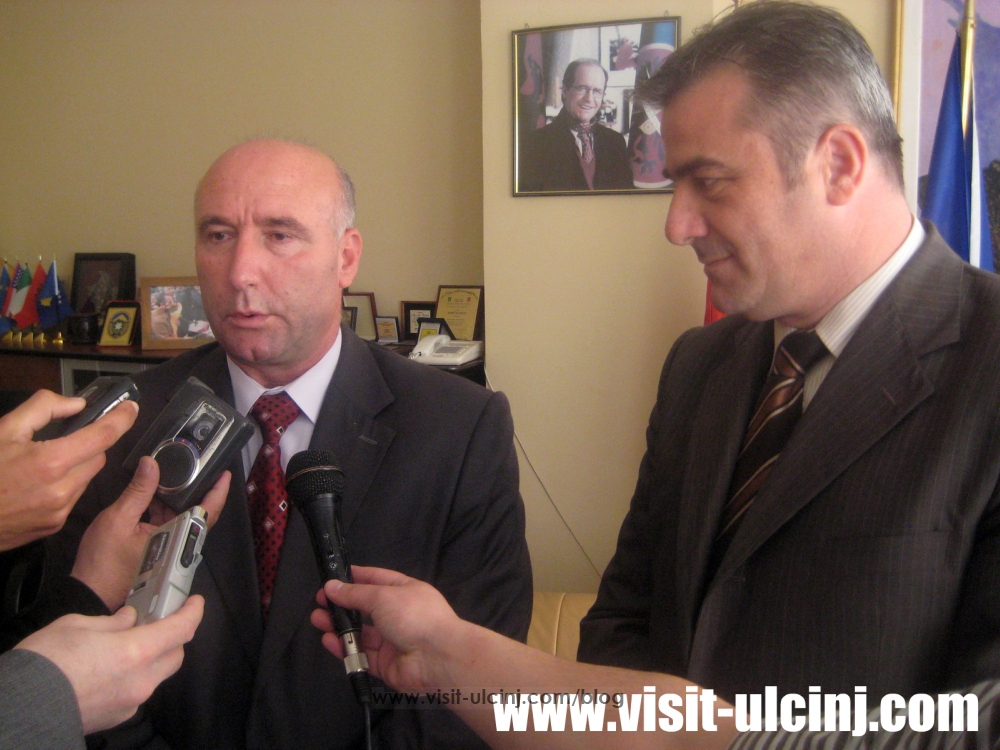 Gezim Hajdinaga në takim me kryetarin e komunës së Pejës z.Ali Berisha