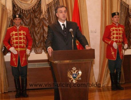 Millo Gjukanoviq, sërisht kryeministër