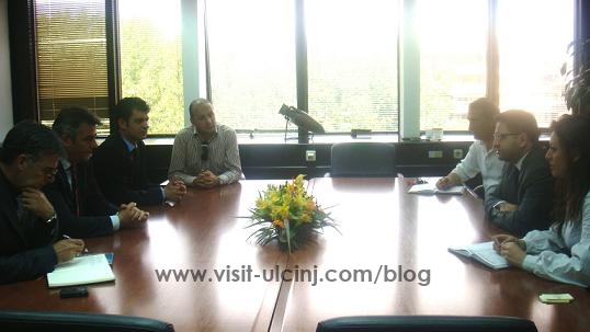 Takim i ministrit të ekonomisë, z. Fatmir Besimi me kryetarin e Komunës se Ulqinit z.Gëzim Hajdinaga