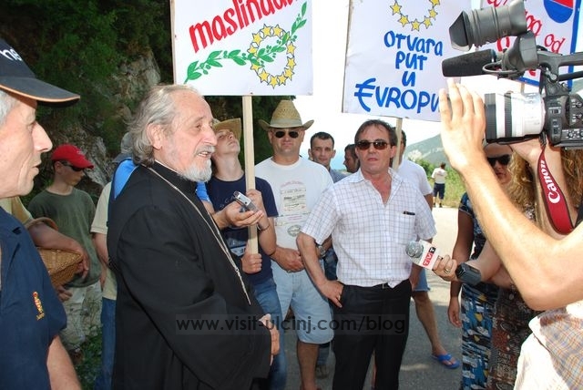 Protesta per kthimin e pronave ne Valdanos