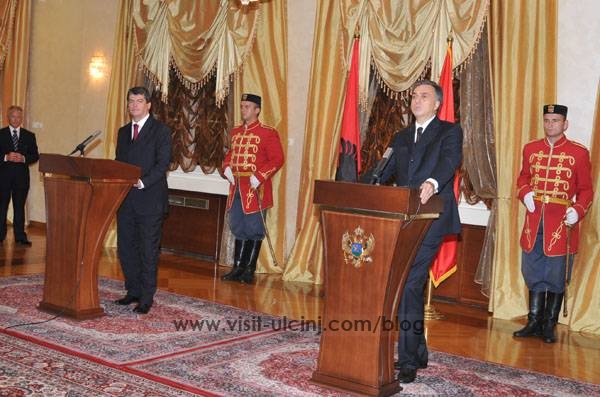 Bamir Topi: Albancima poboljšati status