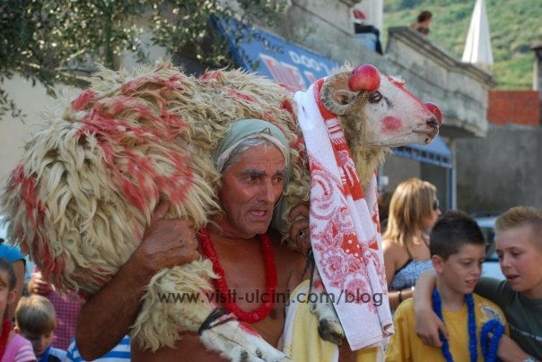 MUAJI KUR ÇDO GJË ISHTE NDRYSHE…NGA LIBRI KOHA E SHEGES