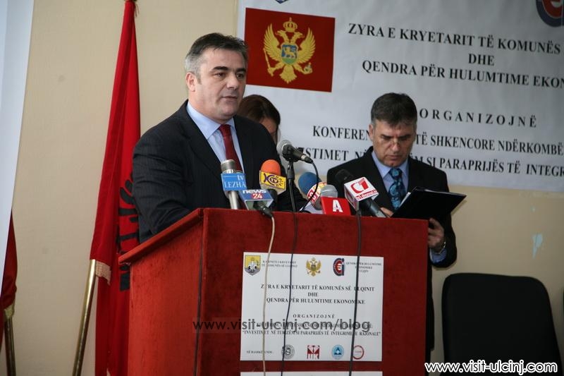 Gëzim Hajdinaga me rinin e Ulqinit