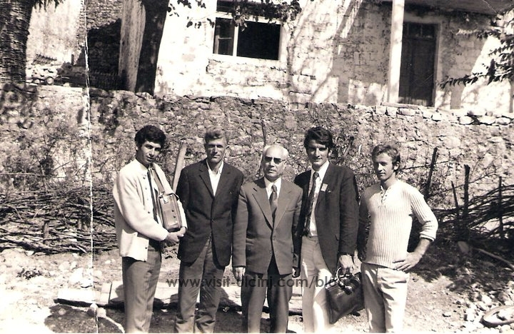 Foto ne Selite-Ana e Malit para shtepis se Sel Tahir-Gjonit