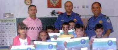 Komplet fletoresh për nxënësit e shkollave fillore në Ulqin