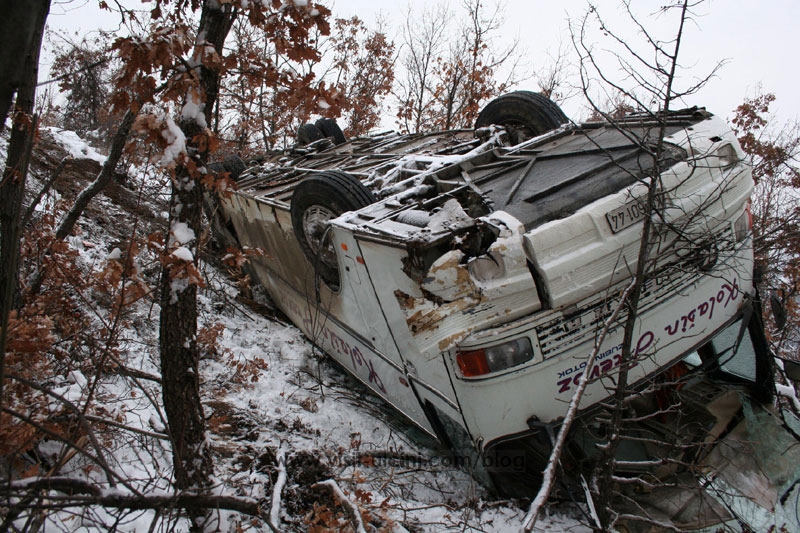 Rrëshqet autobusi, 29 të lënduar në rrugën Pejë-Ulqin