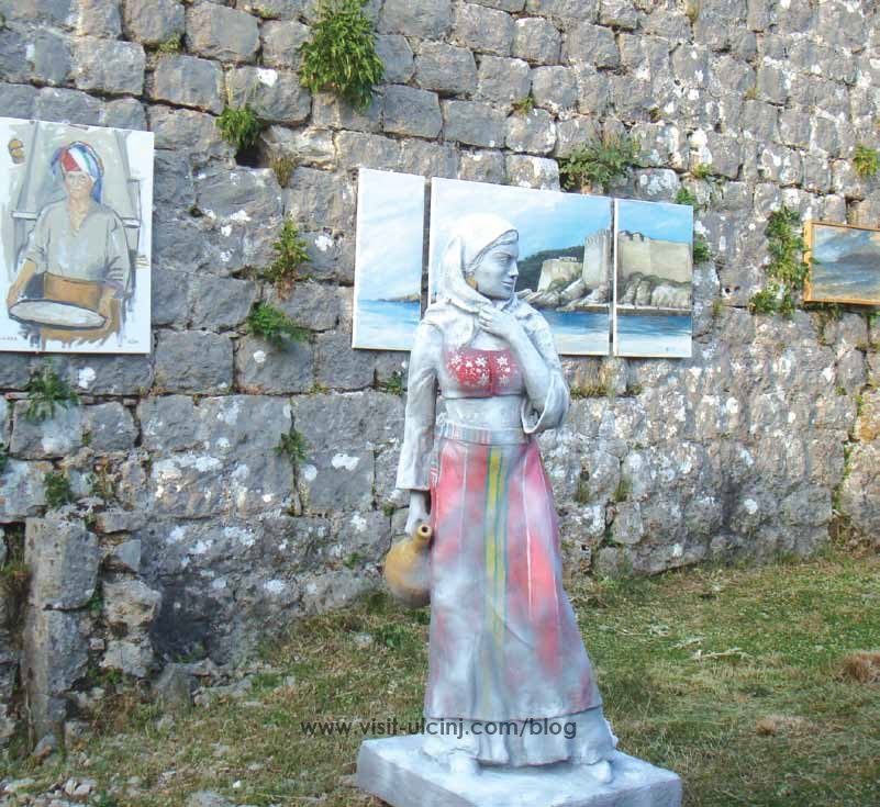 Ekspozitë e Agron Ujkashit në Kalanë e Shasit – Video