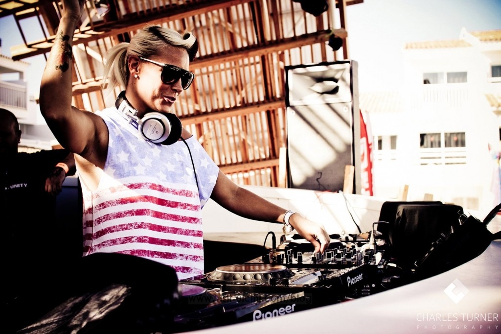 DJ Miss Divine me 21 korrik në Ibiza Club Ulqin