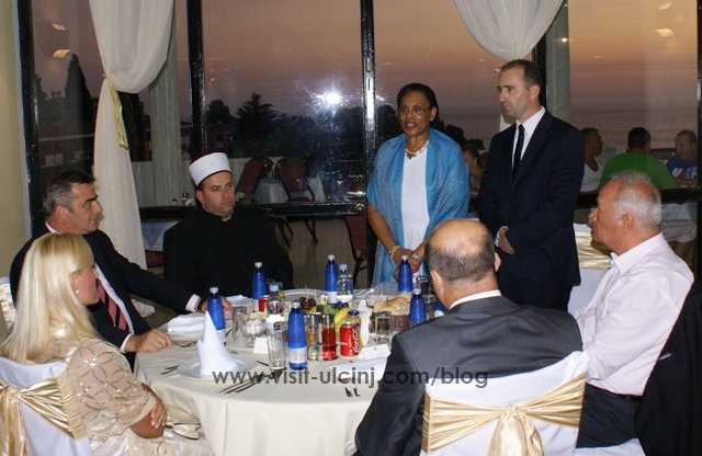 Ambassador Brown Hosts Iftar Dinner in Ulcinj