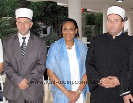 Američka ambasadorka organizovala iftar večeru u Ulcinju