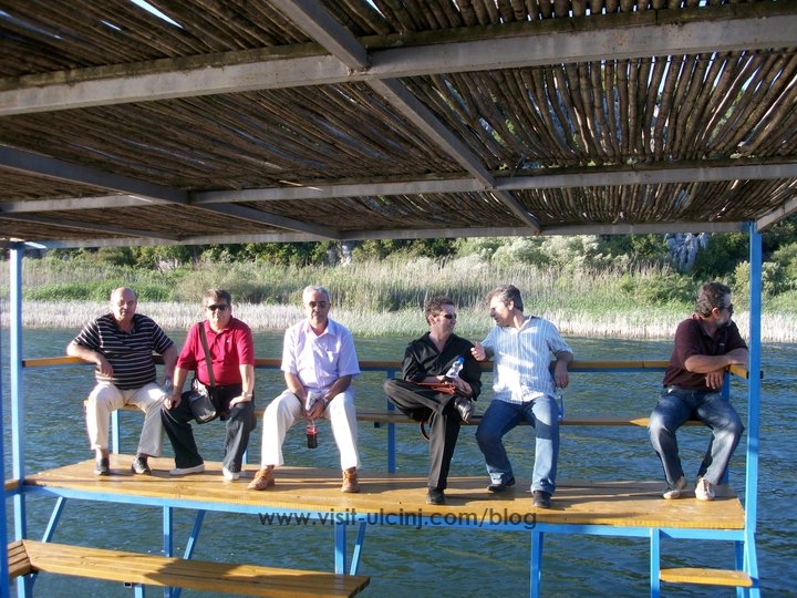 Shasi, mikpritës i poetëve shqiptarë