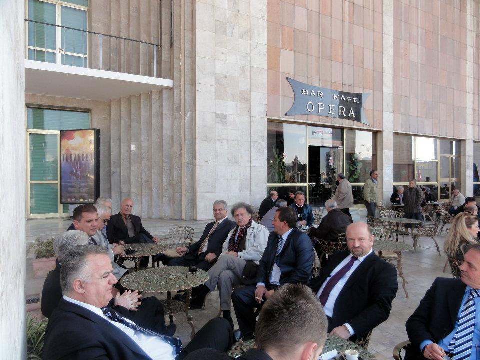 Delegacioni i perfaqesuesve shqiptare nga Mali i Zi,në ceremoninë e varrimit të Leka Zogut