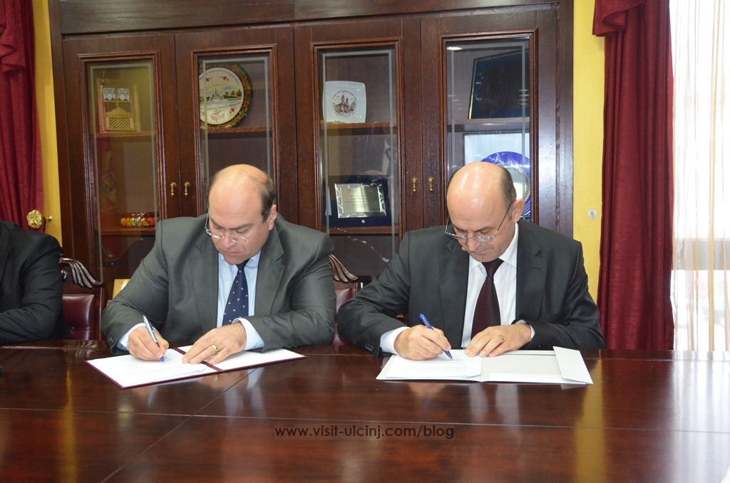 Turqit nënshkruan marrëveshje për rekonstruimin e disa objekteve në Ulqin
