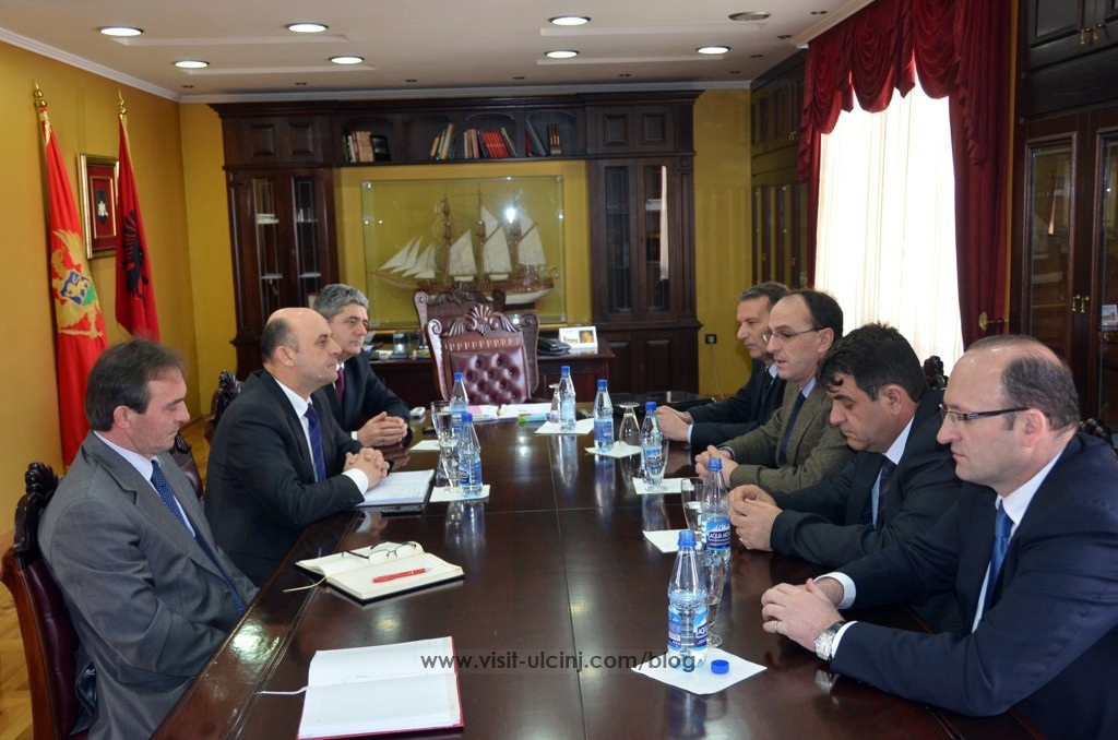 Ministri Ibrahim Makolli vizitoi Ulqinin