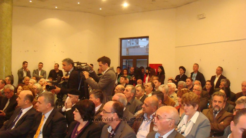 Masakra e Tivarit_Uran Butka_Promovimi i librit ne Ulqin.5