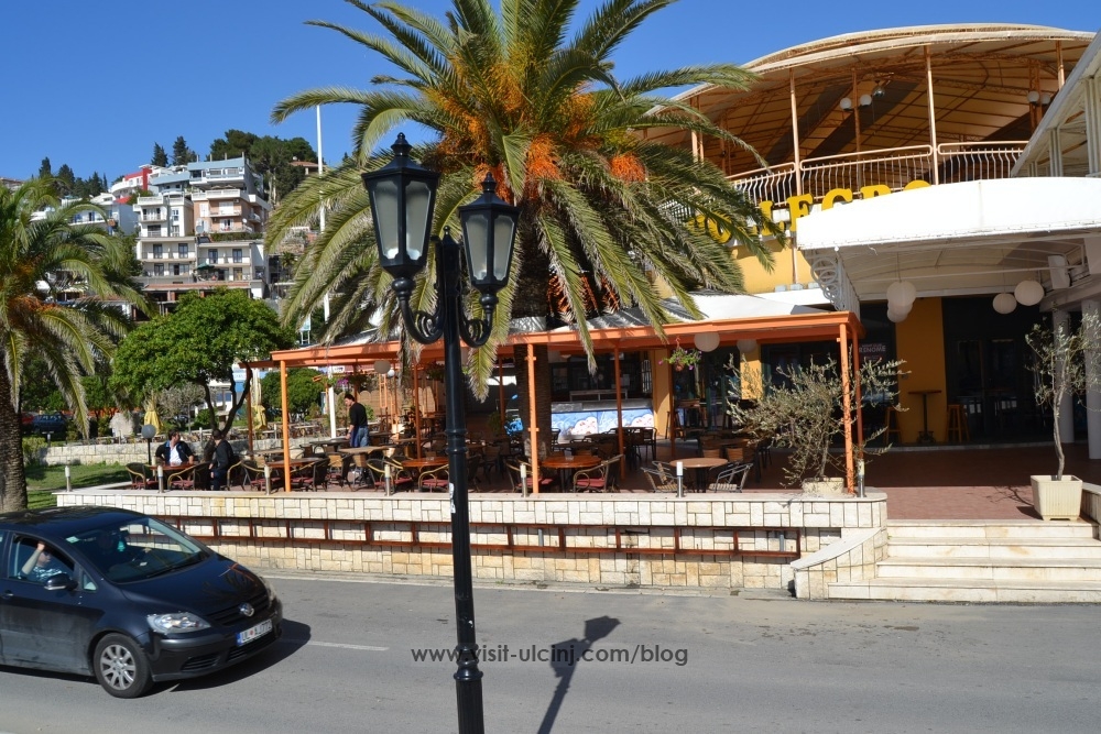 “Bazar suvenira” na terasi restorana Hollegro Ulcinj