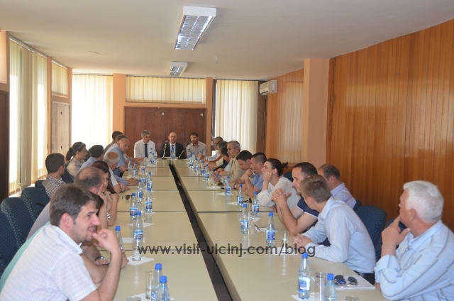 Nazif Cungu priti përfaqësuesit e Institutit Kosovar për Qeverisje Lokale