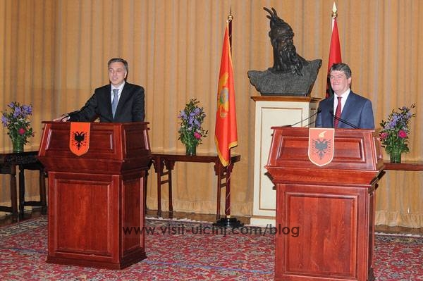 Filip Vujanoviq zhvillojë një vizitë zyrtare dyditore në Shqipëri me ftesë të Presidentit Topi