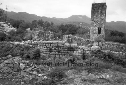 Gërmadhat e Kishës së vjetër Shën Mëria e Krajës