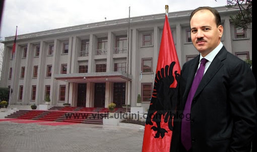 KNSH-ja uron Presidentin e Shqipërisë Nishani