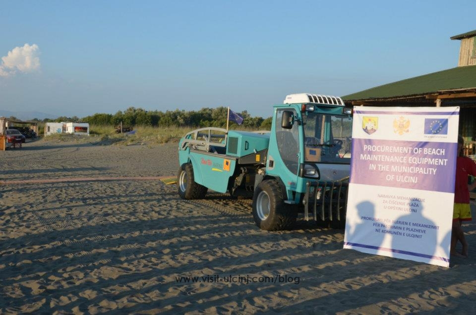 Beach cleaning in Ulcinj with the all-in-one solution BeachTech Marina – Video