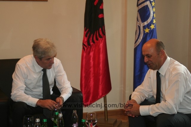 Ali Ahmeti u takua me Nazif Cungun dhe Genci Nimanbegun.1