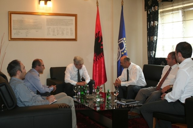 Ali Ahmeti u takua me Nazif Cungun dhe Genci Nimanbegun.2