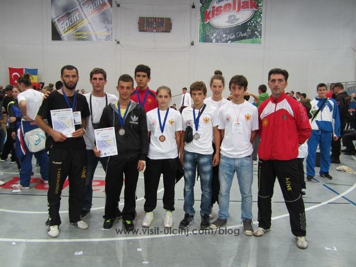 Medina Kanaqi & Bojan Vladisavjevic me medalje për Taekwondo Ulqini.2