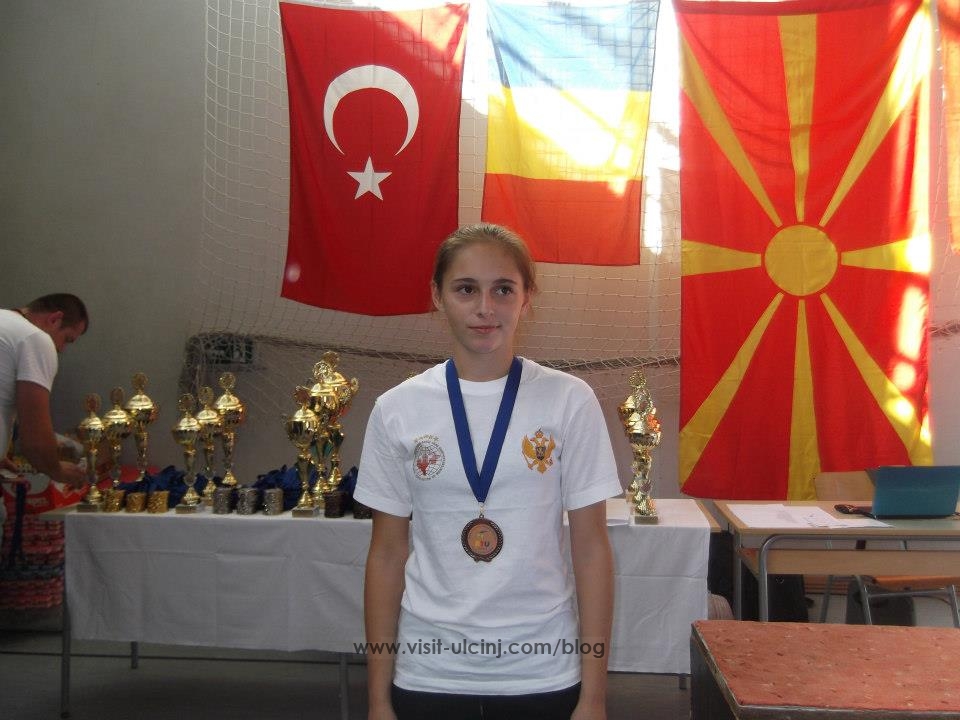 Medina Kanaqi me medalje për Taekwondo Ulqini.1
