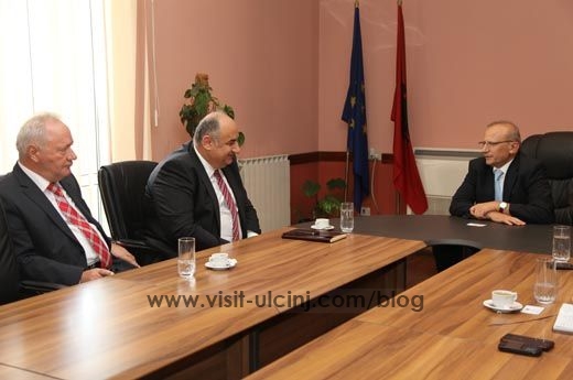 Ministri i Arsimit dhe Shkencës, zoti Myqerem Tafaj, priti në një takim Ministrin për të Drejtat e Pakicave të Malit të Zi, Z. Hamdi Hasani.