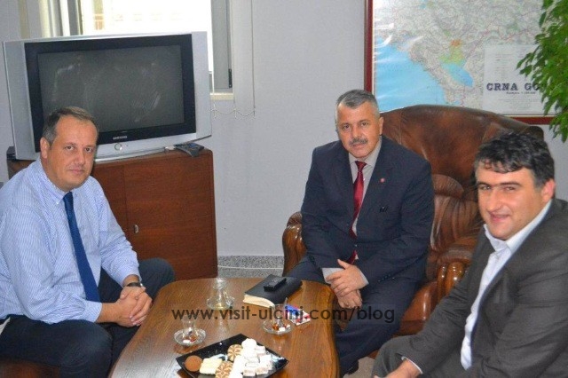 Përfaqësues të Komunës së Ulqinit u takuan me drejtorin e organizates qeveritare turke për bashkëpunim dhe zhvillim z.Birol Çetin