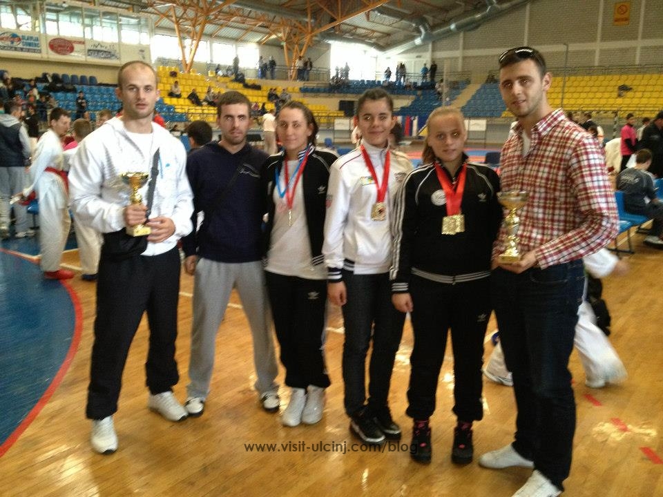 Shkëlqejnë ekipet e klubit të karatesë “Ulqini” në Plevle