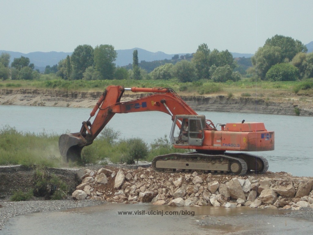 Sanacije nasipa na rijeci Bojani.3