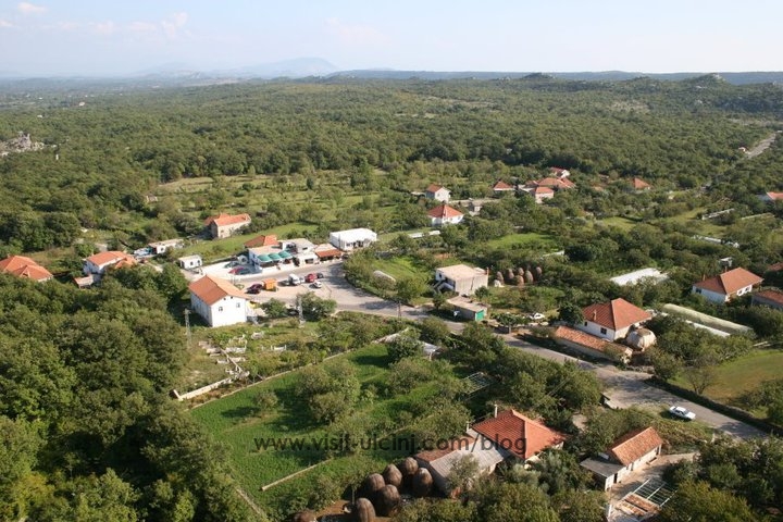 Krytha_rruga-qe-con_Sukubin_Muriqan_Shqiperi_Kosove.