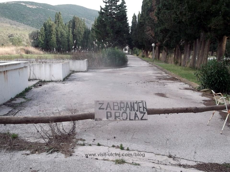 Da bi ste uživali u ljepoti i čarima Valdanosa,Karamanaga preporučuje vam da ga posmatrate odozgo sa puta