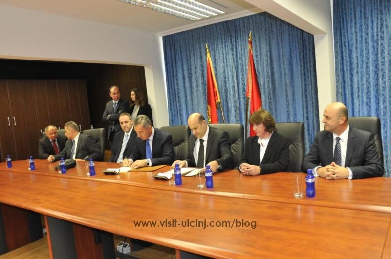 Potpisivanje_sporazuma_DPS, SDP, LP, BS, HGI, Force i Albanske koalicije