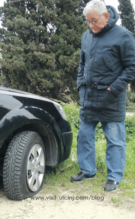 Ulcinj: Na nekoliko automobila nožem izbušene gume