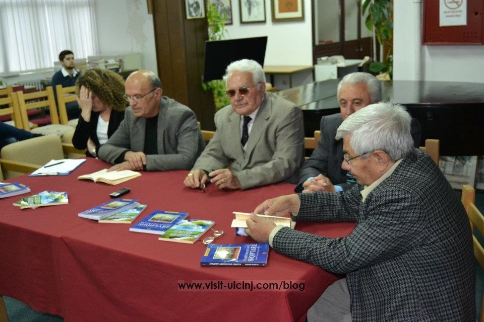 Promovohen-dy-libra-të-Dr-Bahri-Briskut