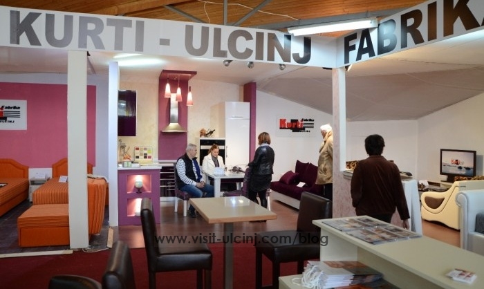 Zlatna plaketa za Fabriku Namještaja Kurti Doo – Ulcinj .1