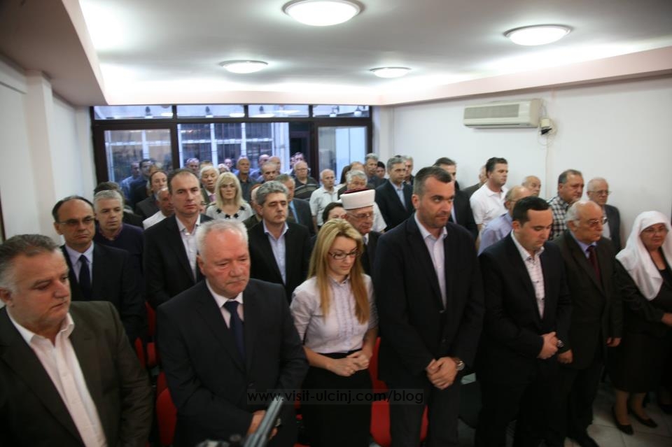 Homazh në nderim të politikanit Fuad Nimani + Foto
