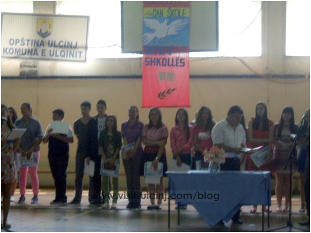 Shkolla fillore “Marshali Tito” kremtoi ditën e saj