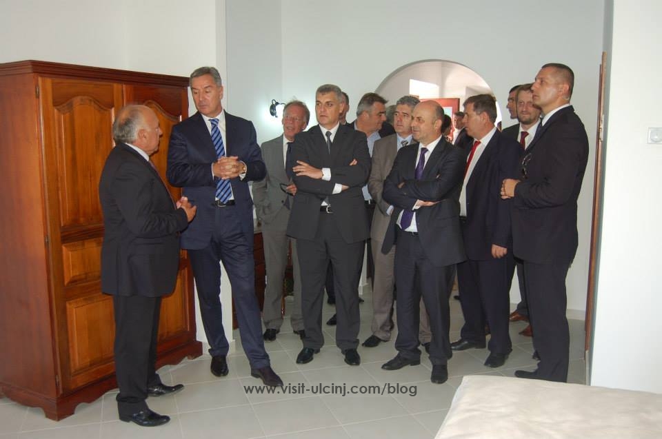 Politikanët Shqiptarë nga Ulqini “adhurojnë Gjukanoviqin” + Foto