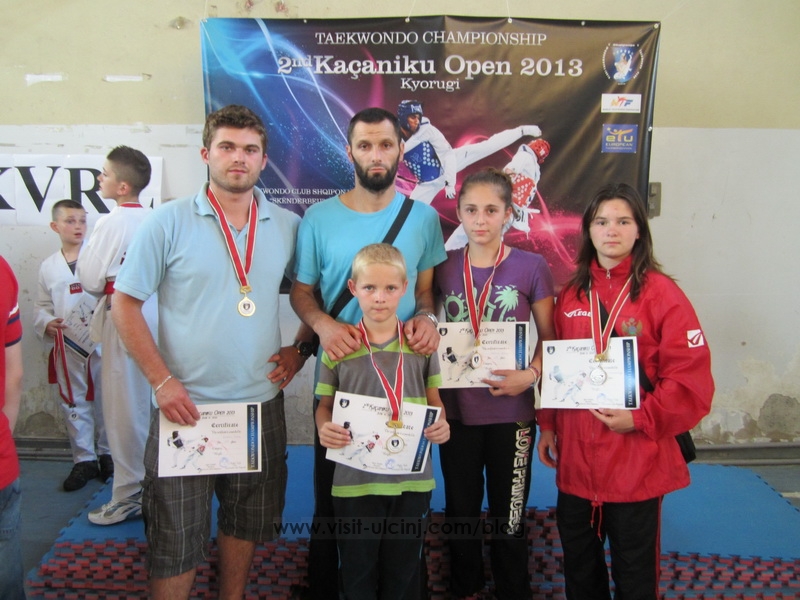 Taekwondo Ulqini me 3 medalje të arta në Kaçaniku Open 2013