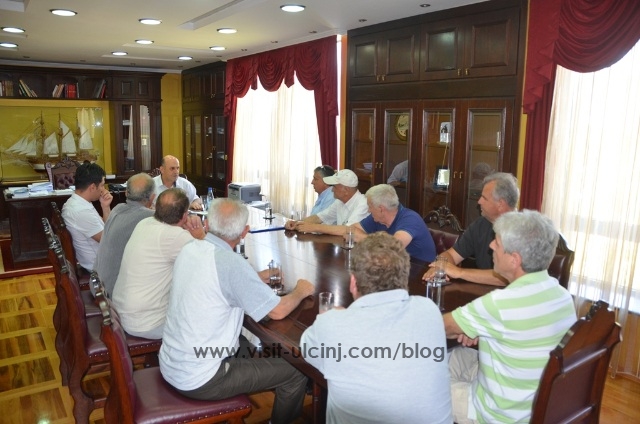Cungu takon një grup qytetarësh nga Shtoji